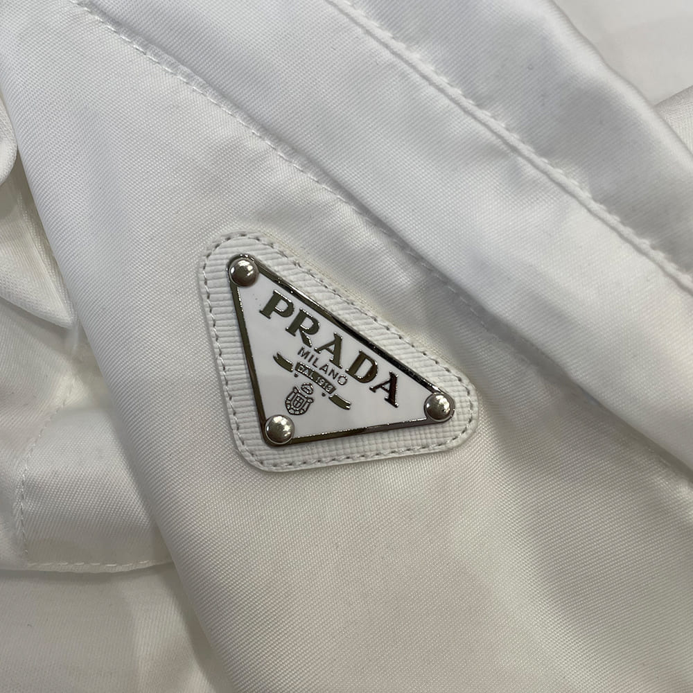 Pra*a UNISEX SHIRT(size:S|M|L|XL)