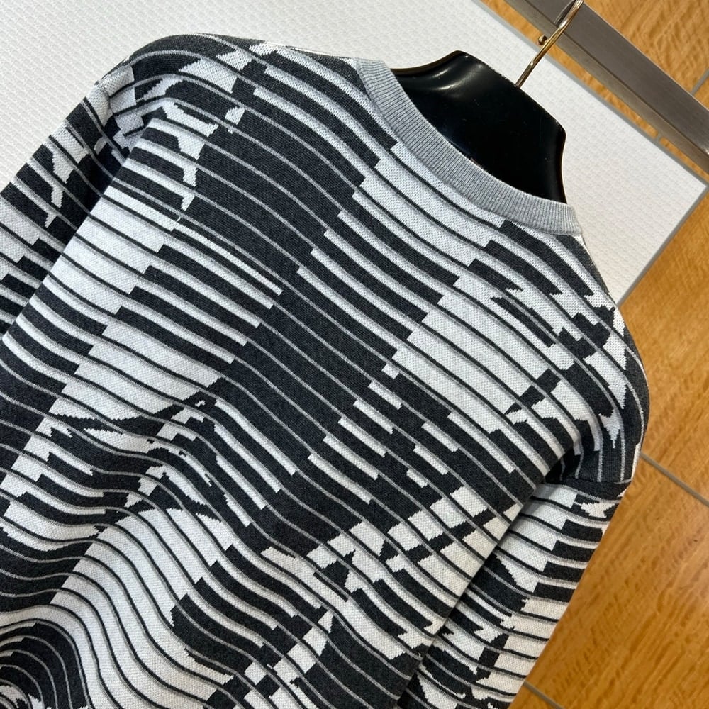 LV UNISEX SHIRT (size:S|M|L|XL)