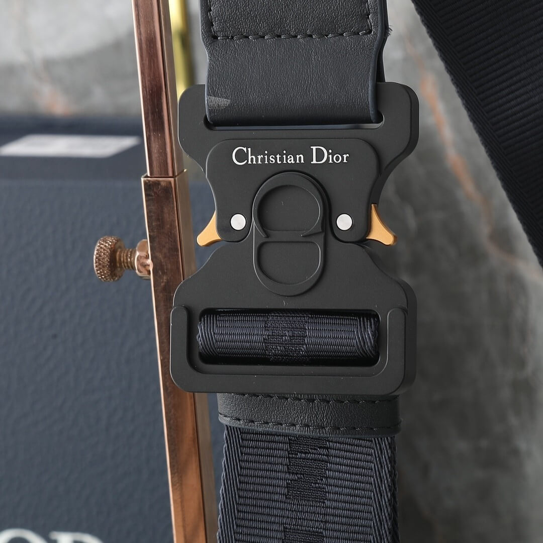 D10r Saddle Bag with Strap