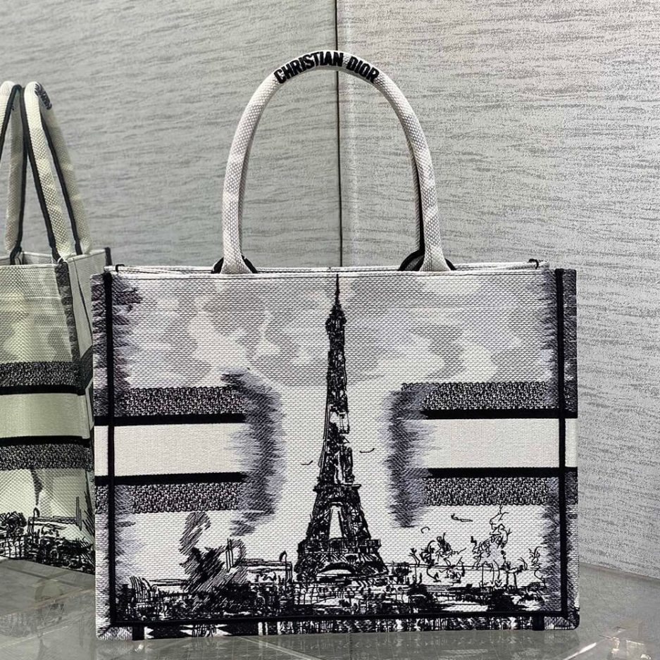 Medium D10r Book Tote